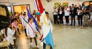 Río Tercero: el inicio del ciclo lectivo tuvo su acto oficial en la escuela Berta Bidondo de Zerega