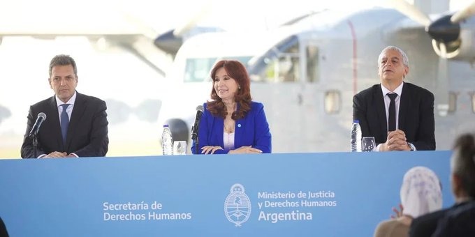 Sergio Massa y Cristina Kirchner, juntos en Aeroparque